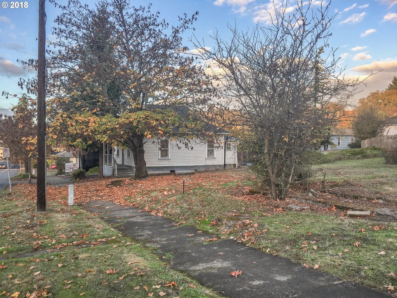 295 SE Fowler St, Roseburg, OR 97470